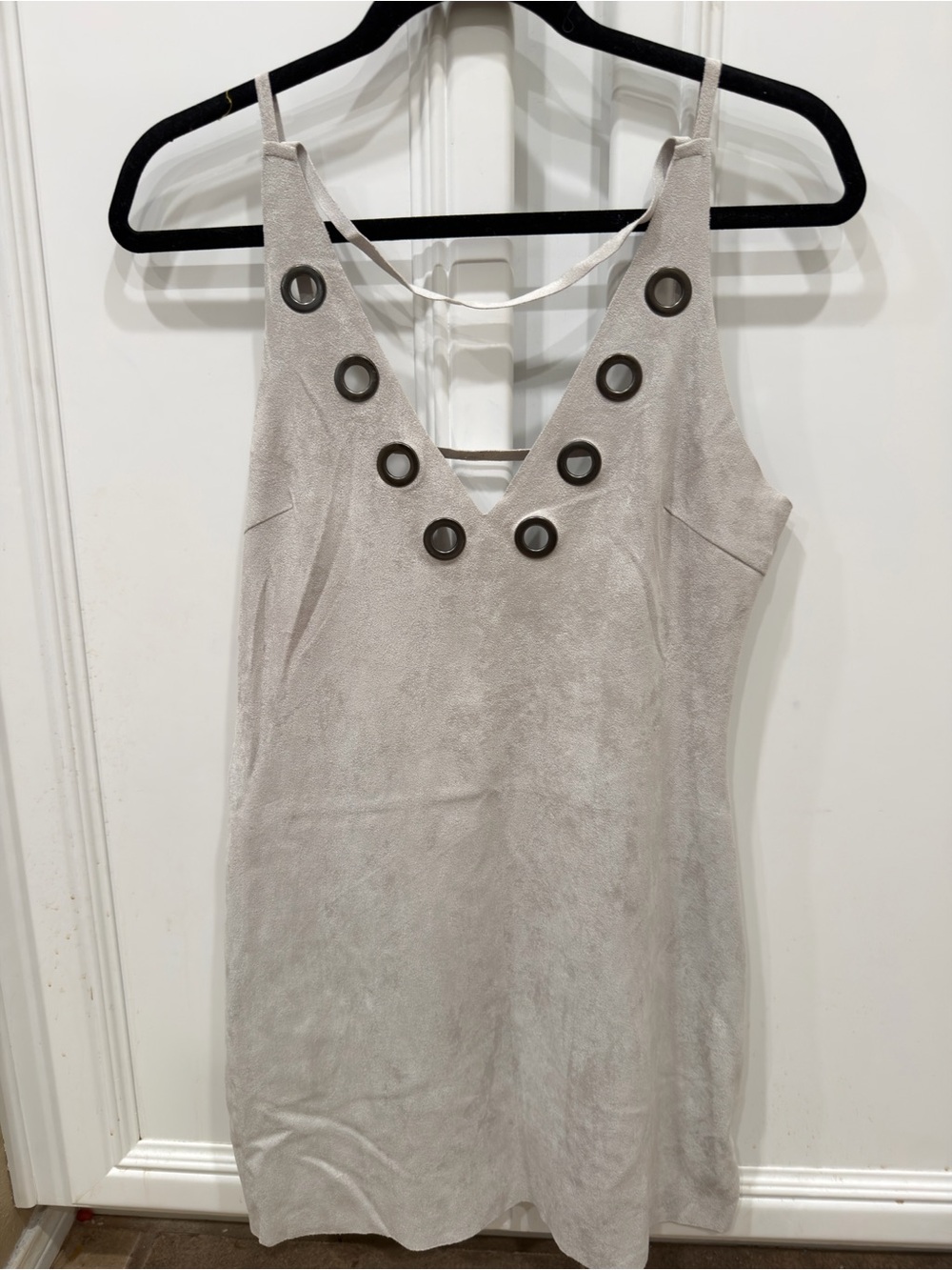 Sleeveless V-Neck Grommet Detail Camisole Dress in Light Gray